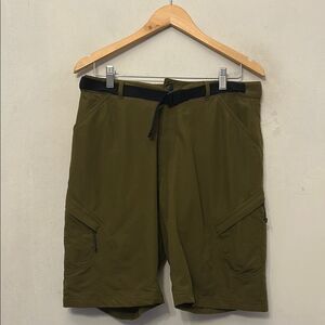 Novara Green Cycling shorts Red inner padding Size M EUC